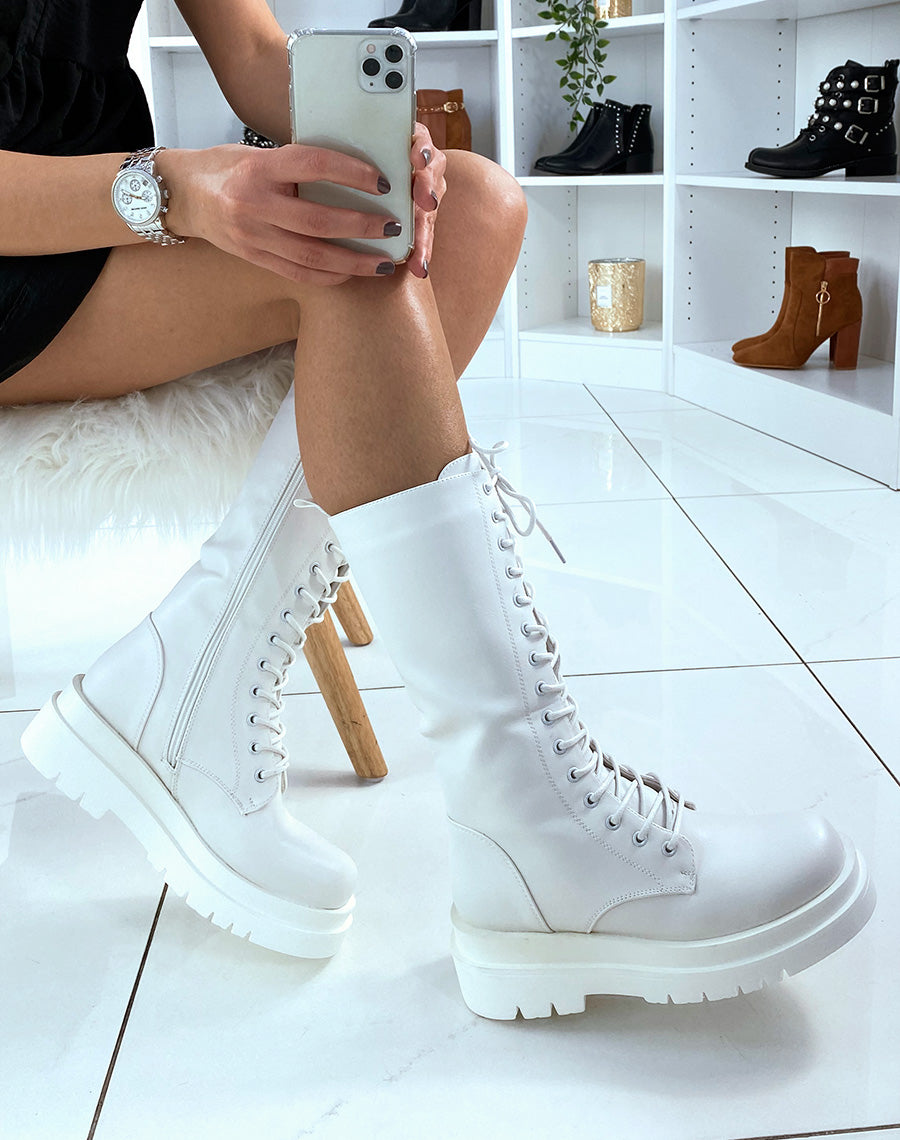 Bottes blanches hautes à lacets
