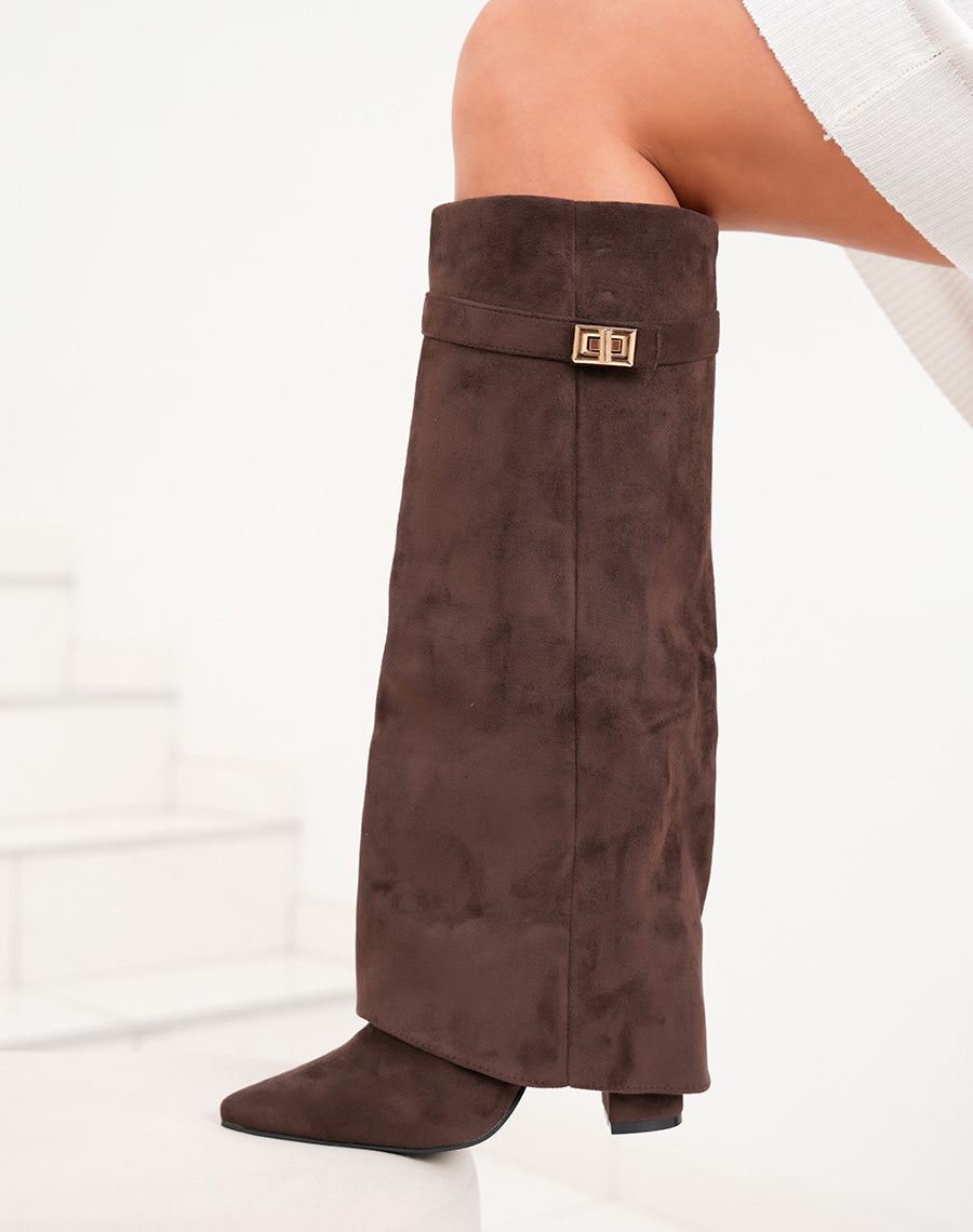 Bottes en suédine marron chocolat à talon et bout pointu