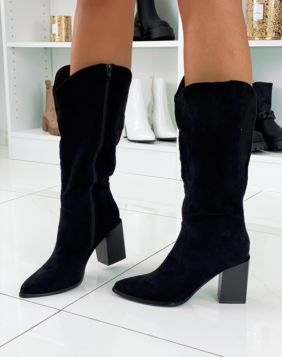 Bottes en suédine noire à bout pointu