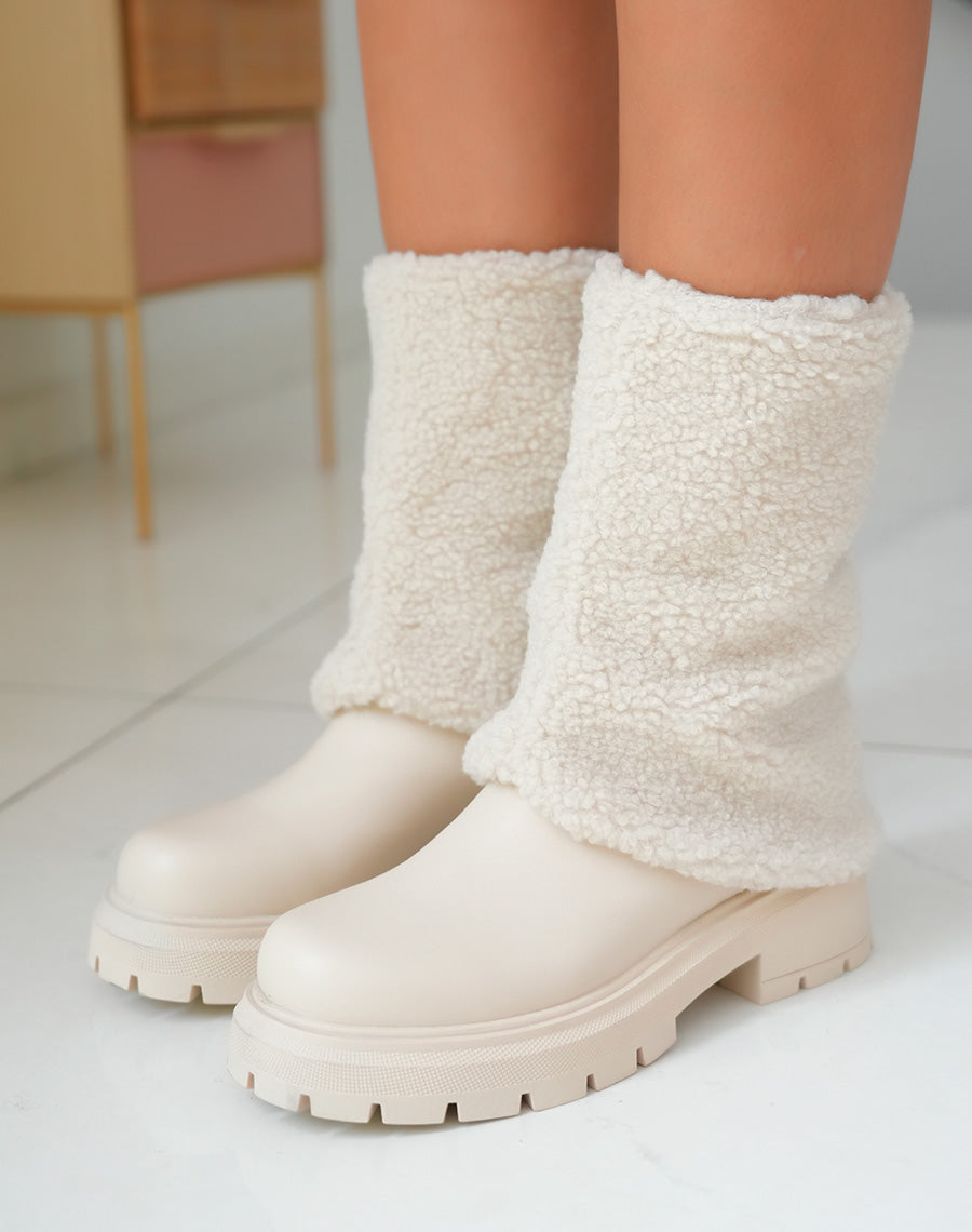 Bottes Femme Beiges en Fausse Fourrure avec Semelle Crantée