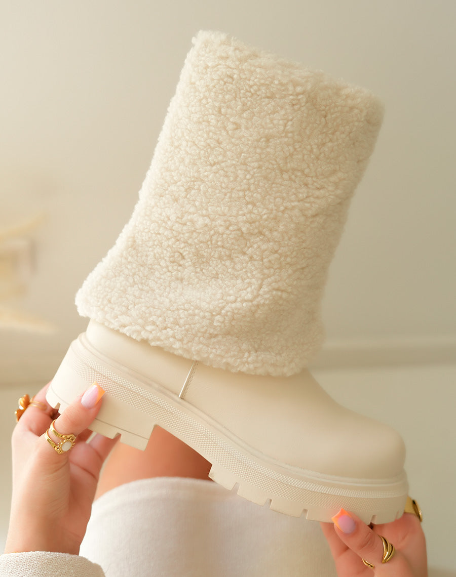 Bottes Femme Beiges en Fausse Fourrure avec Semelle Crantée