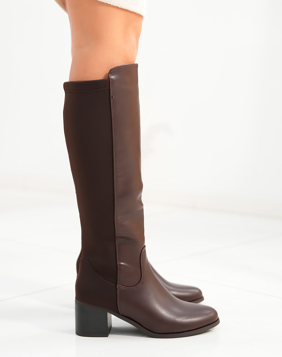 Bottes femme marron à talon moyen avec élastique et bout rond confort et élégance