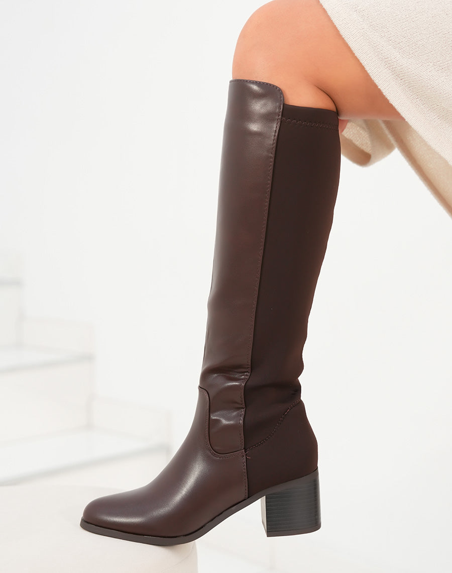 Bottes femme marron à talon moyen avec élastique et bout rond confort et élégance