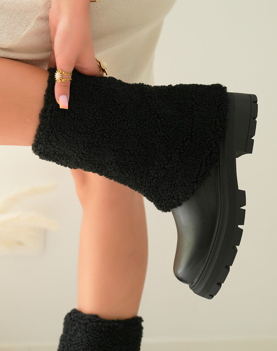 Bottes Femme Noires en Fausse Fourrure avec Semelle Crantée