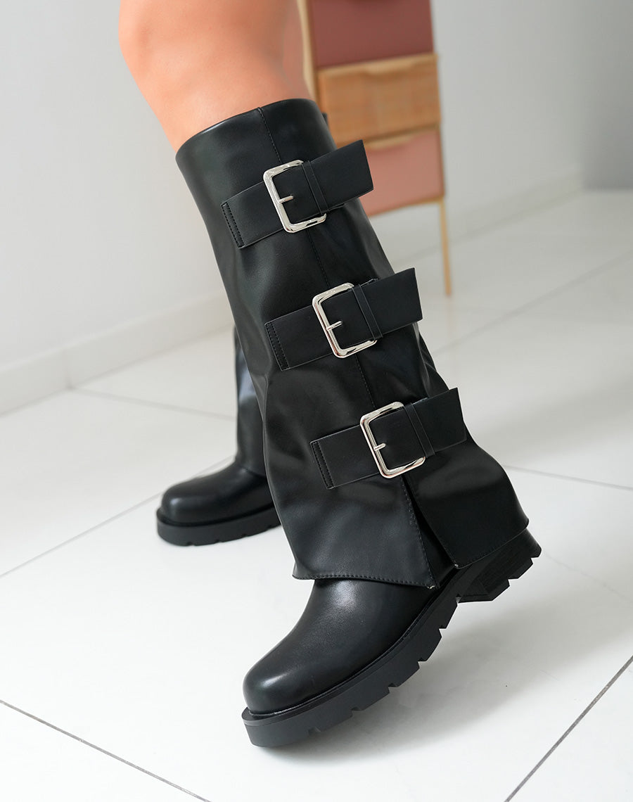 Bottes Femme Noires à Semelle Crantée et Boucles Argentées