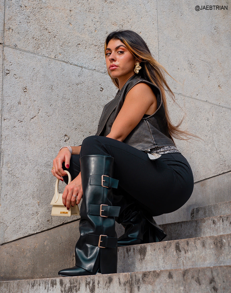 Bottes Femme Noires à Talon Haut et Boucles Dorées