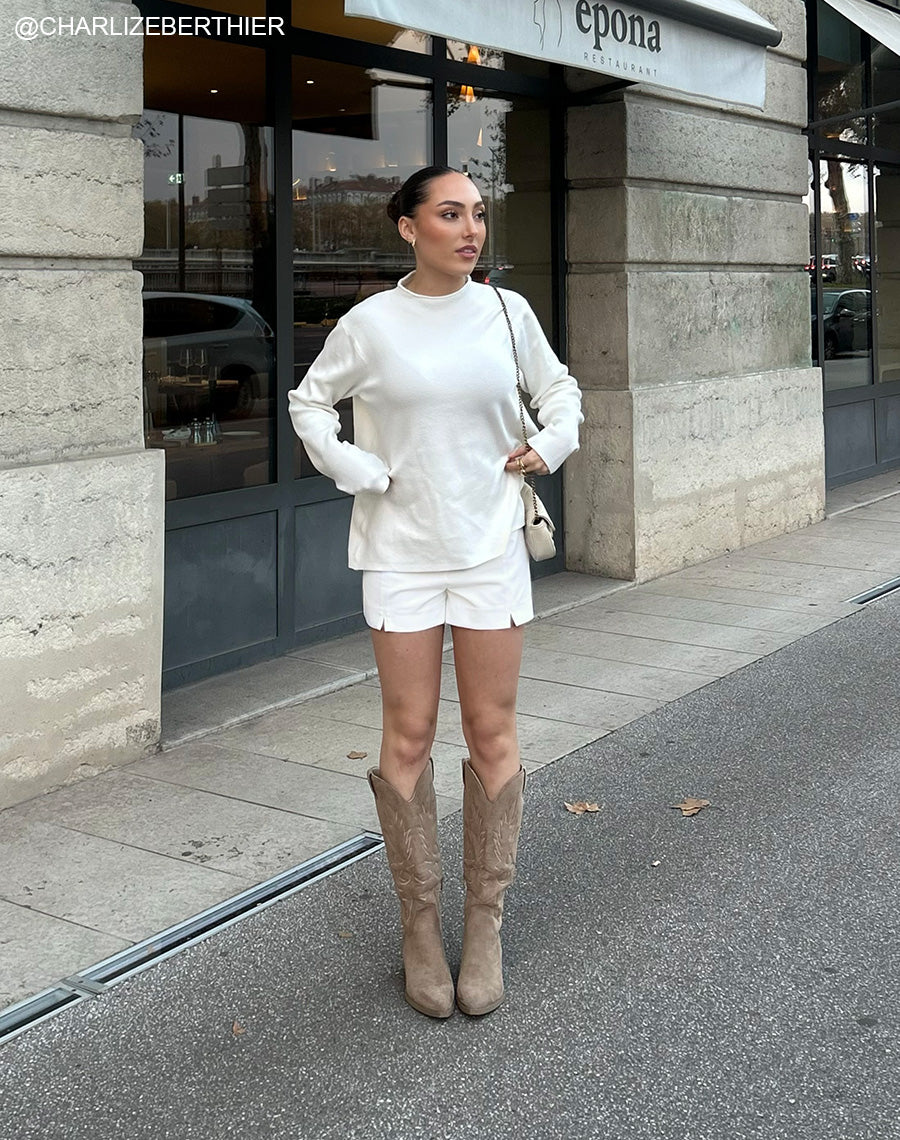 Bottes femme taupe en suédine style santiags avec détails tissés et talon épais élégance et caractère