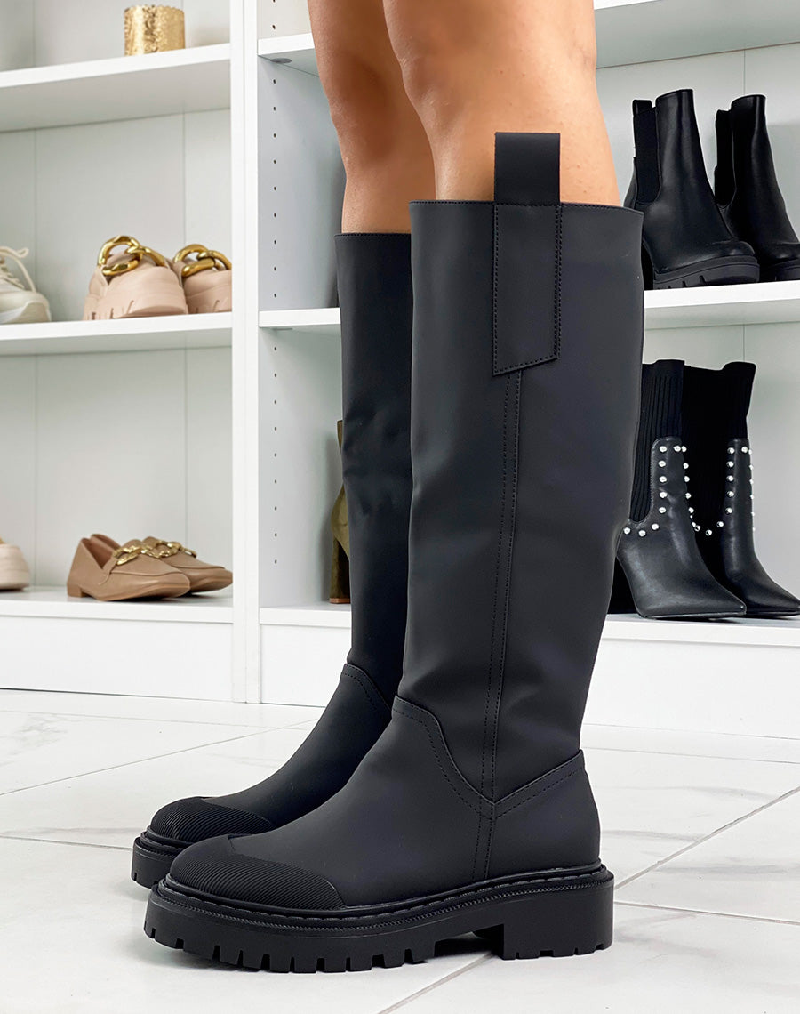 Bottes hautes noires gommées