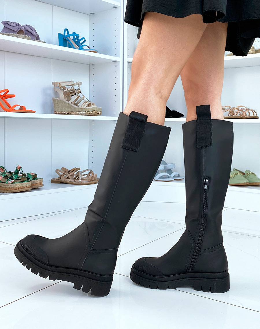 Bottes hautes noires mattes