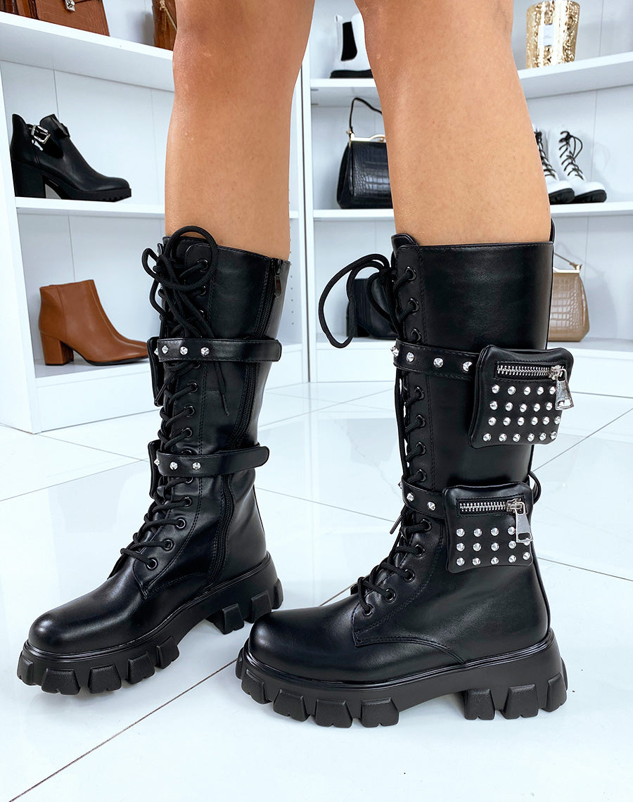 Bottes hautes noires à poches cloutées