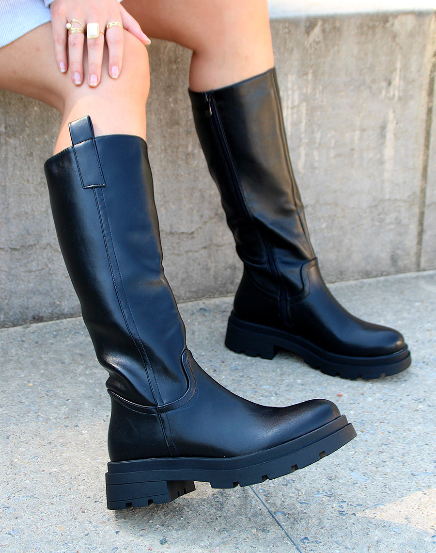 Bottes hautes noires à semelle crantée