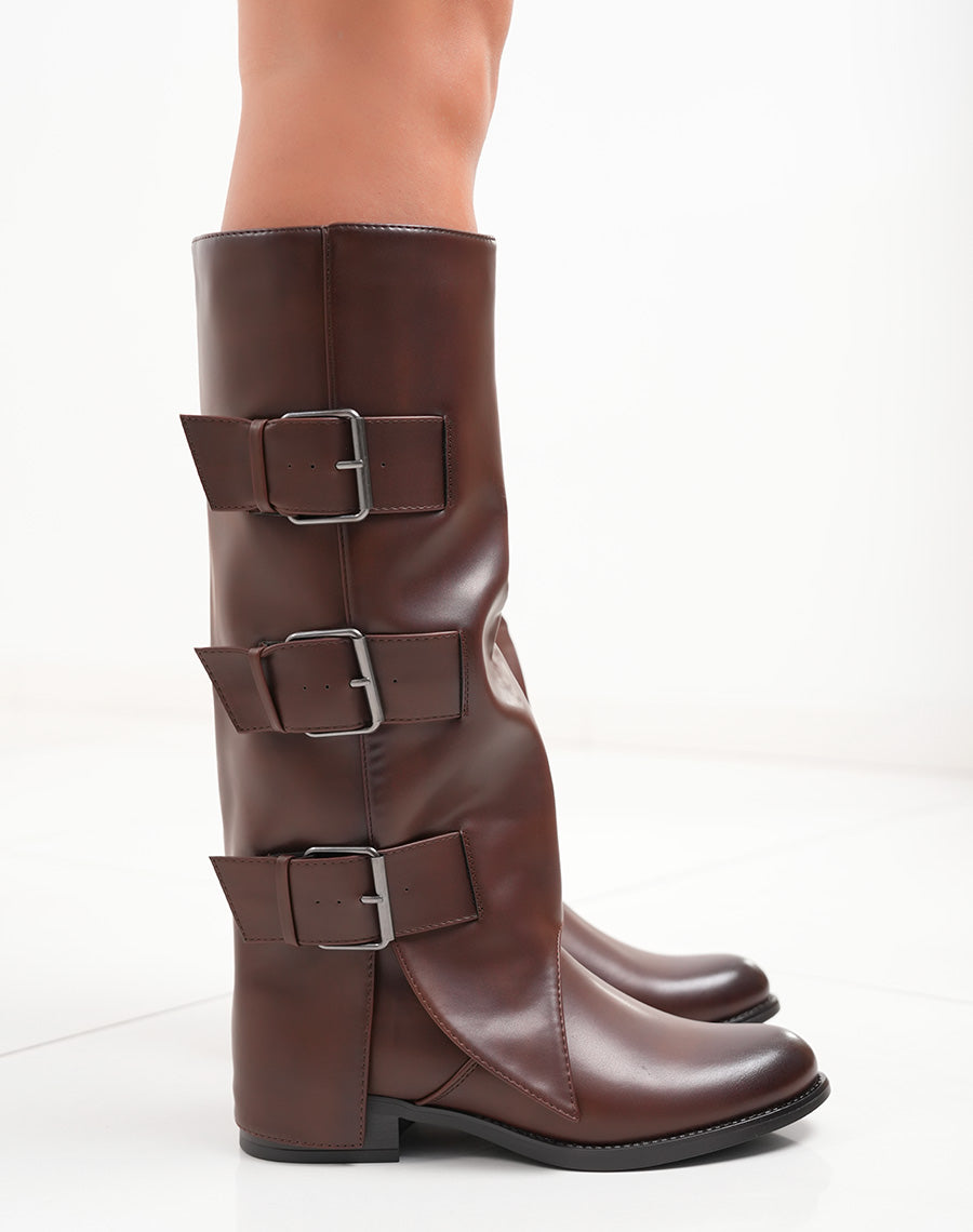 Bottes marron chocolat à bout rond et multiples boucles