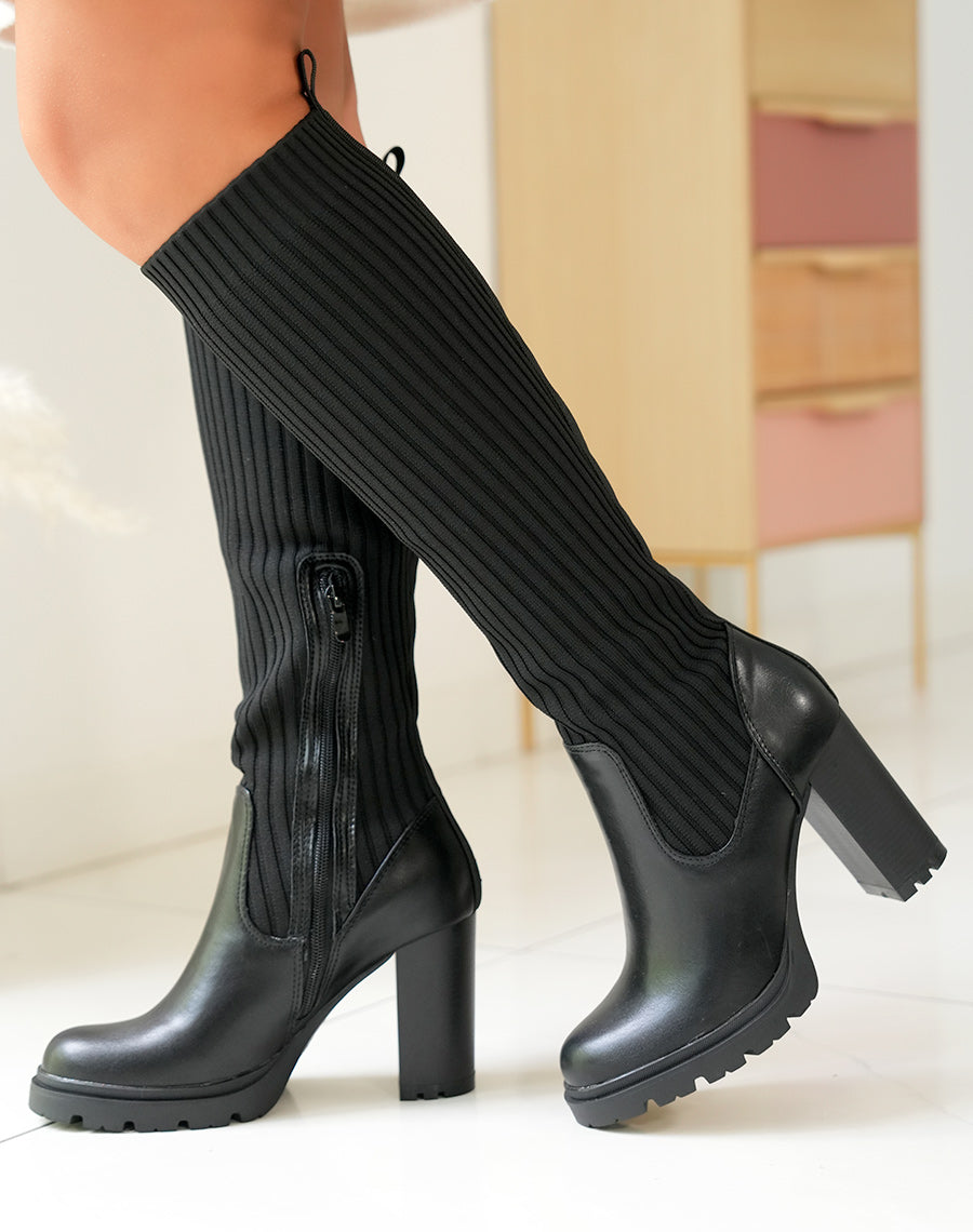 Bottes Noires Bi-Matière : La Chaussure Femme Indispensable