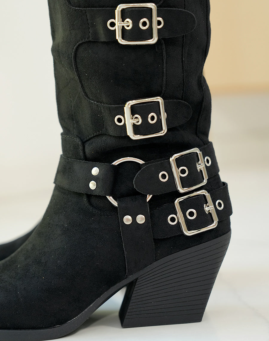 Bottes noires en suédine style cow-boy et à multiples lanières
