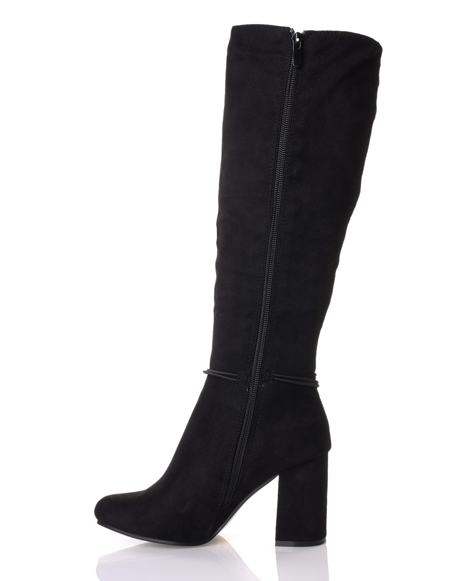 Bottes noires entièrement suédine fourrées