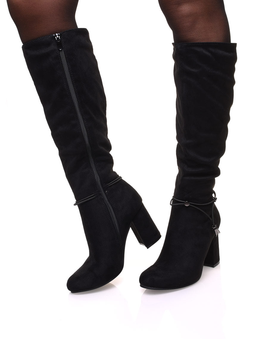 Bottes noires entièrement suédine fourrées
