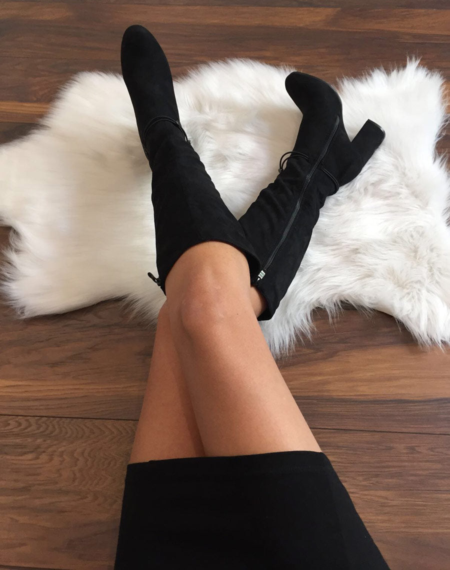 Bottes noires entièrement suédine fourrées