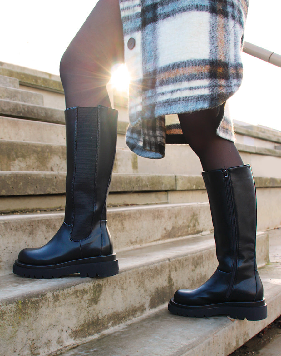 Bottes noires à grosse plate-forme