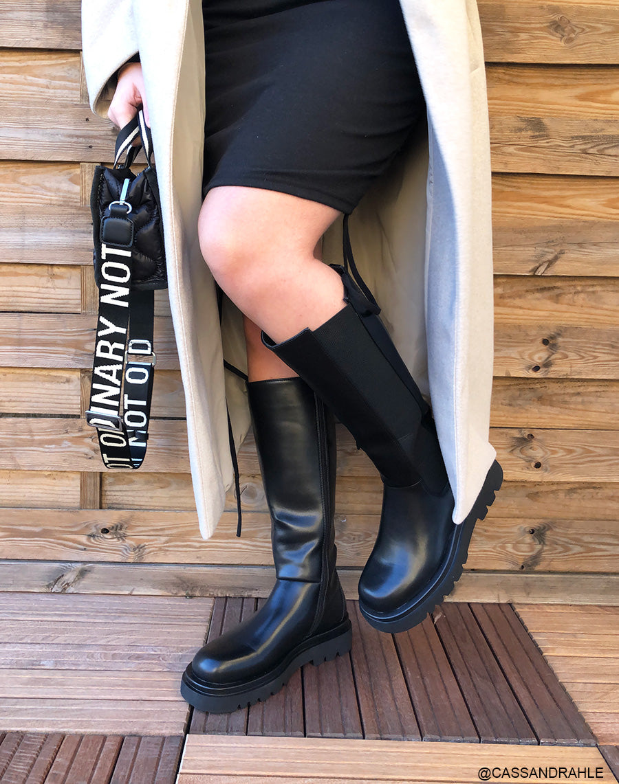 Bottes noires à grosse plate-forme