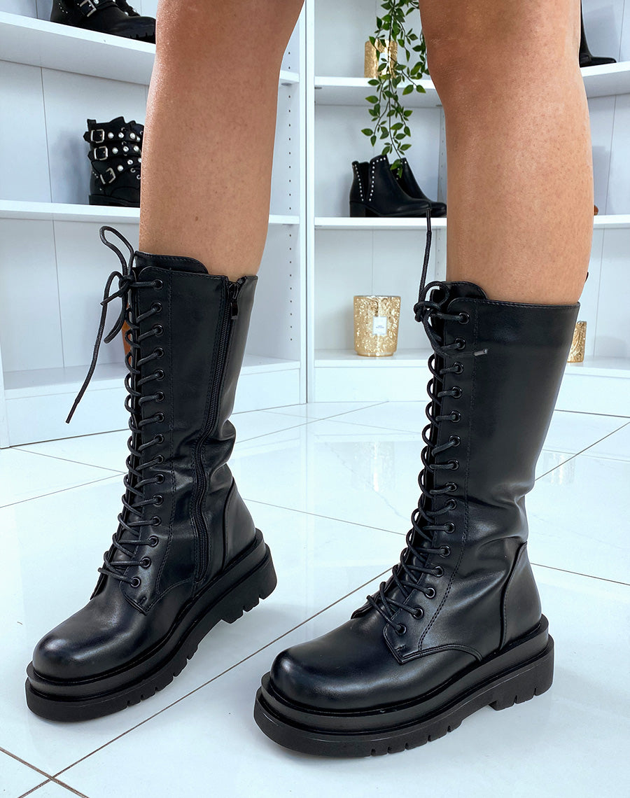 Bottes noires hautes à lacets