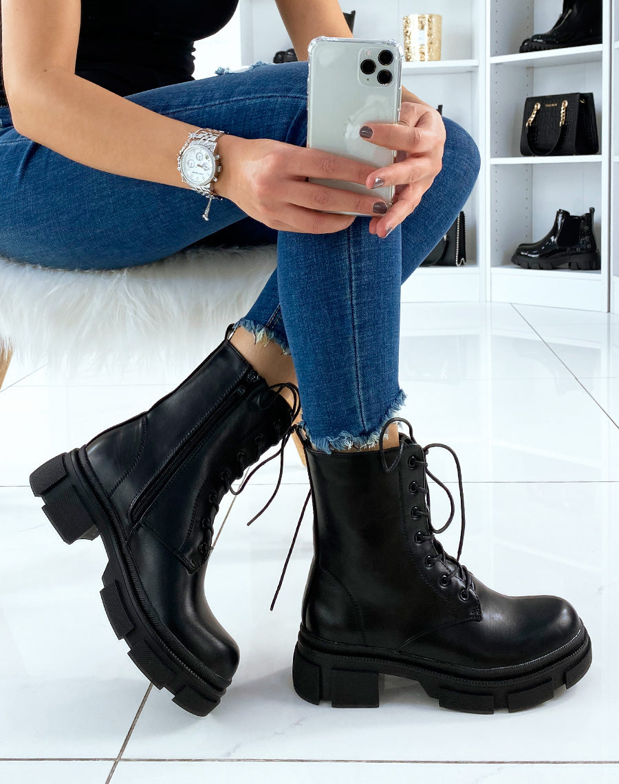 Bottes noires à lacets en similicuir