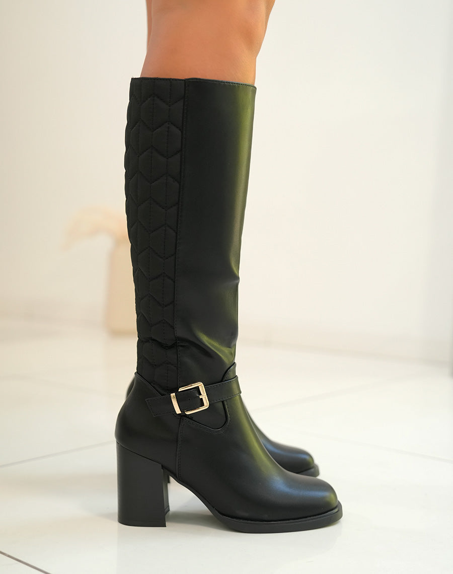 Bottes Noires Matelassées : Confort Luxueux et Détails Précieux