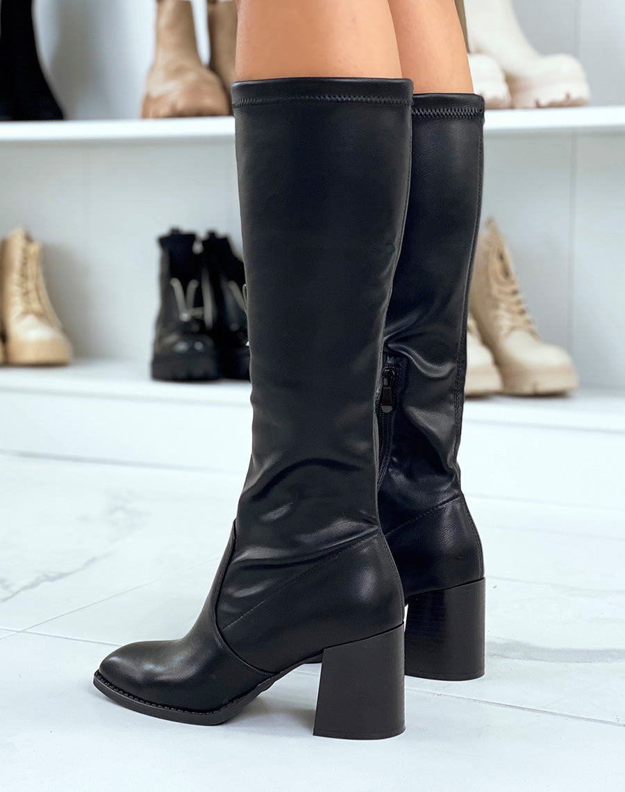 Bottes noires à talon et bout carré