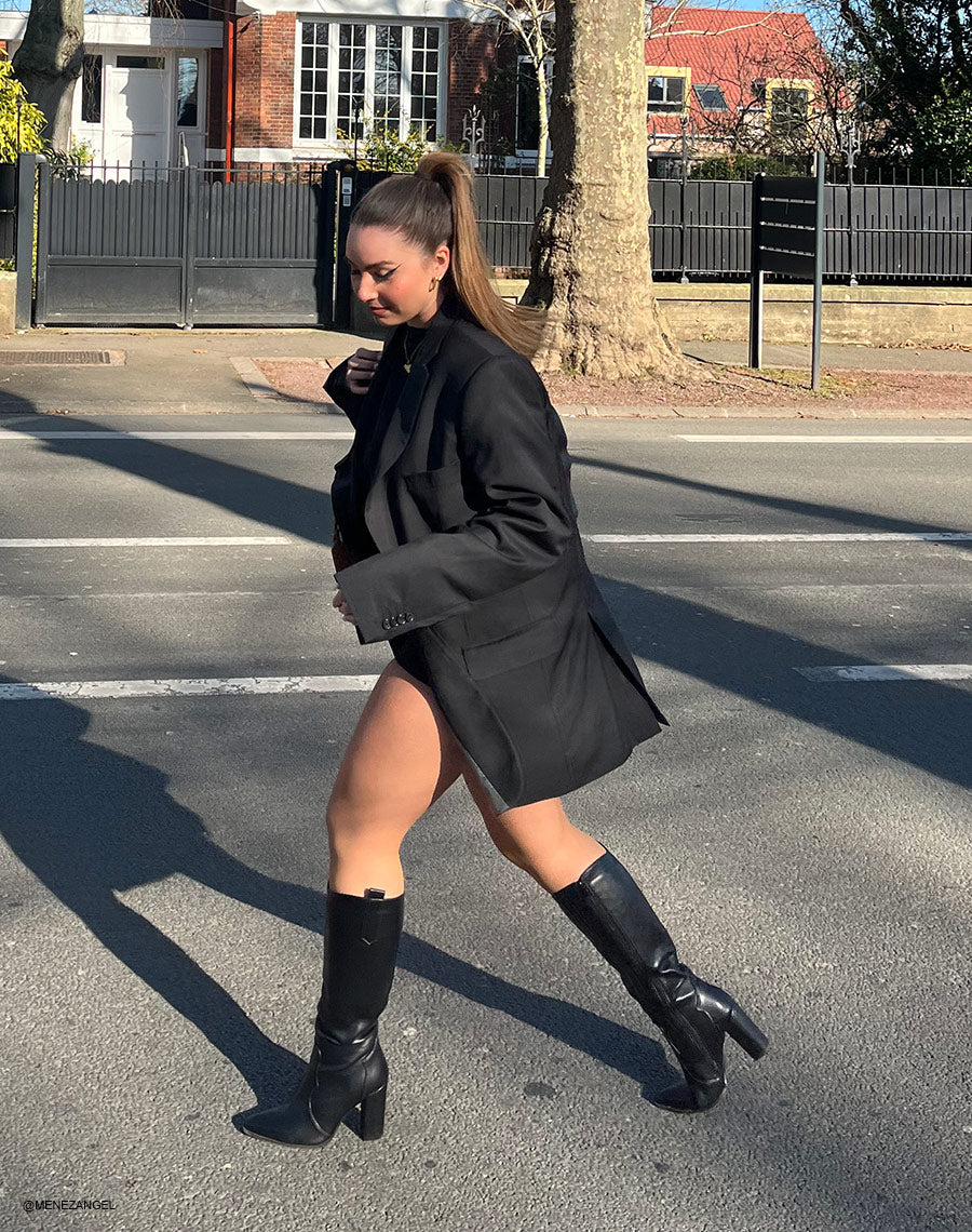 Bottes noires à talon style santiags
