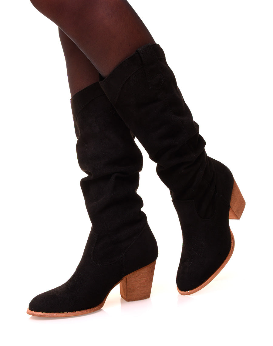 Bottes noires à talons en suédine