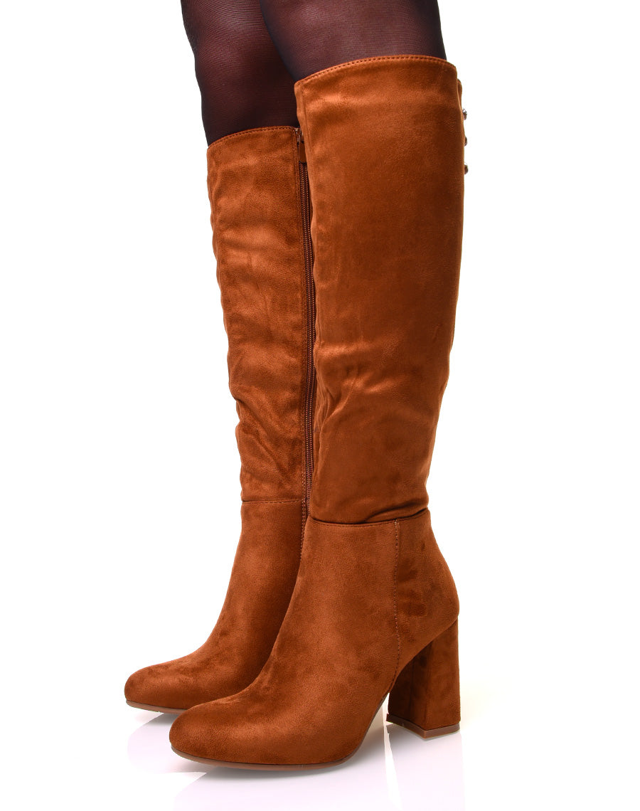 Bottes à talon en suédine camel
