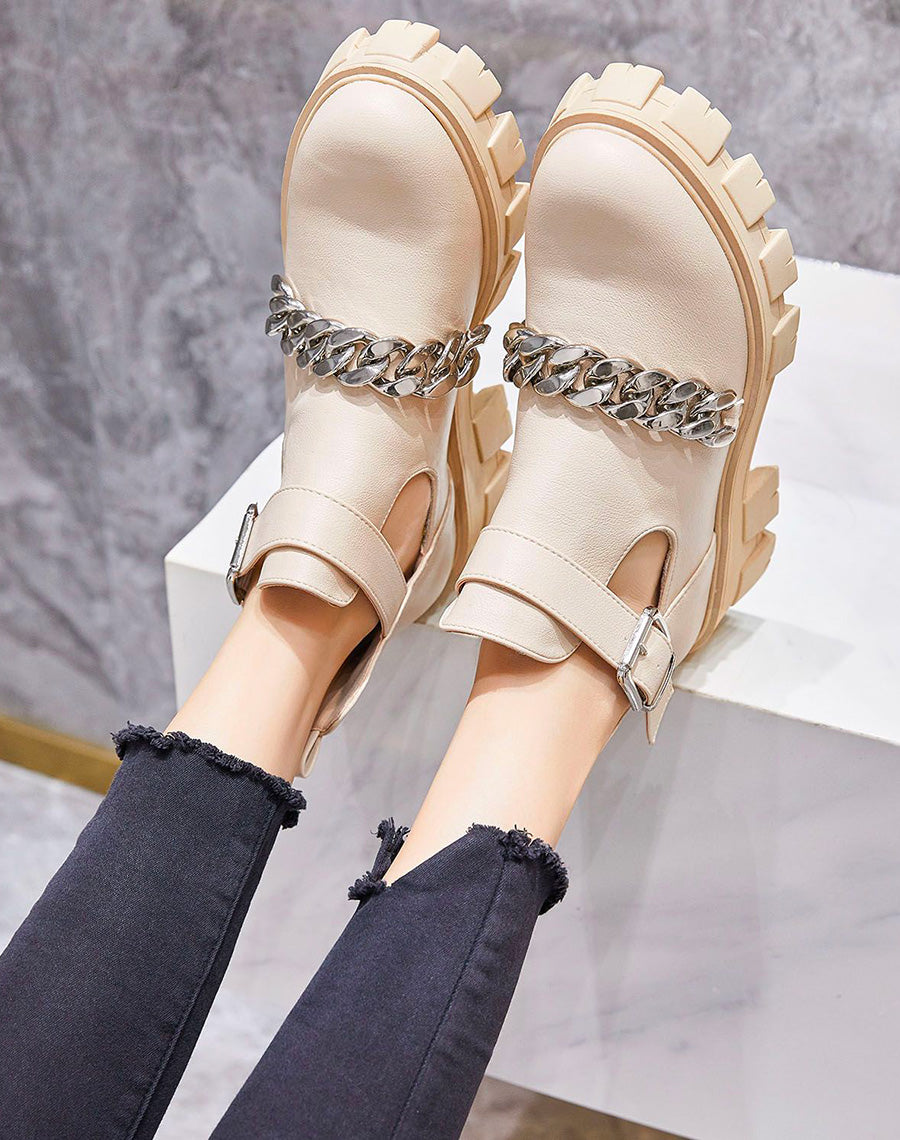 Bottine beige ouverte à grosse chaîne