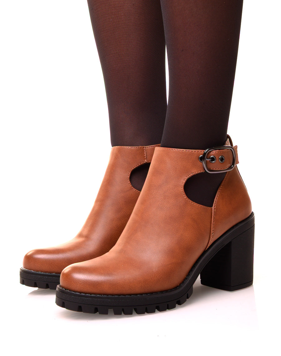 Bottine camel à talon ouverte