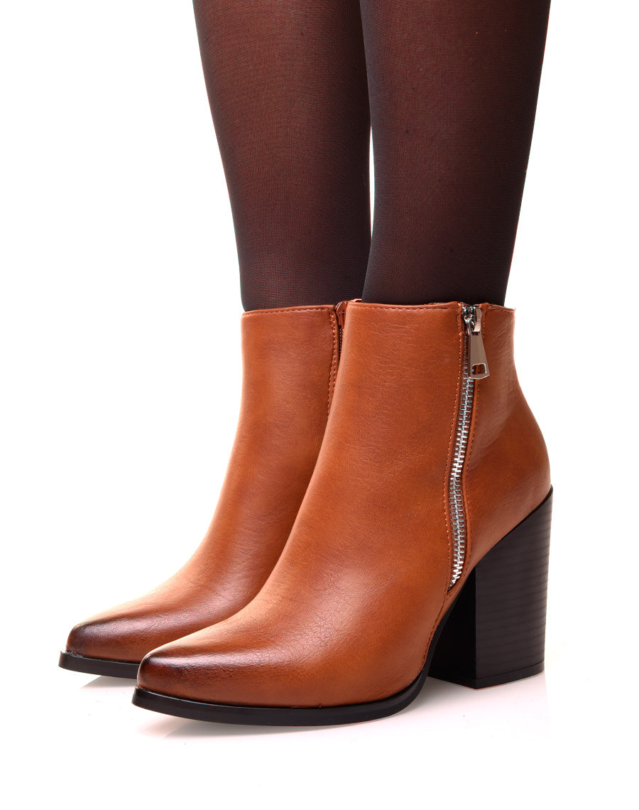 Bottine camel à talon à zip décorative