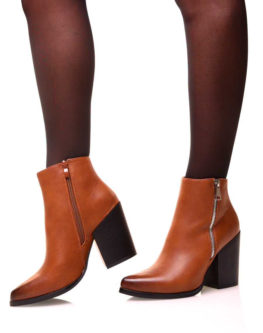 Bottine camel à talon à zip décorative