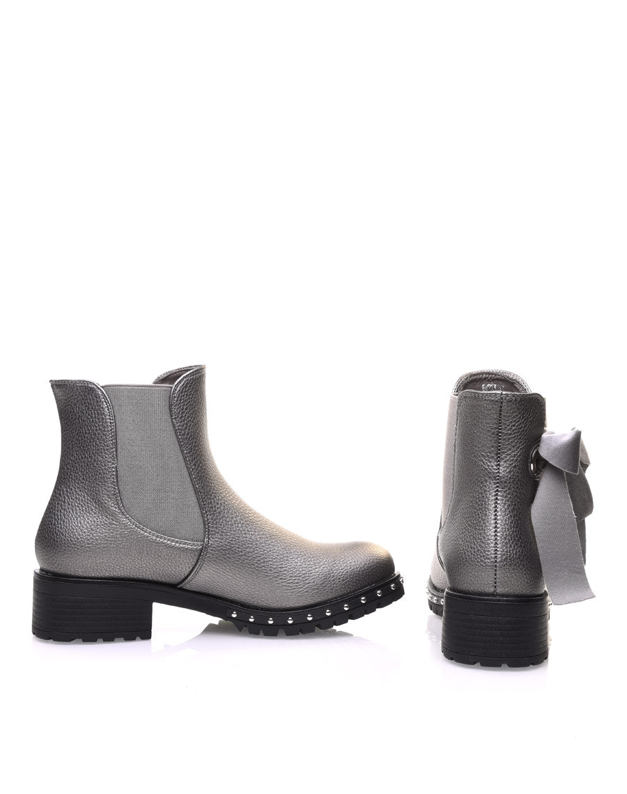 Bottines argentées à noeud