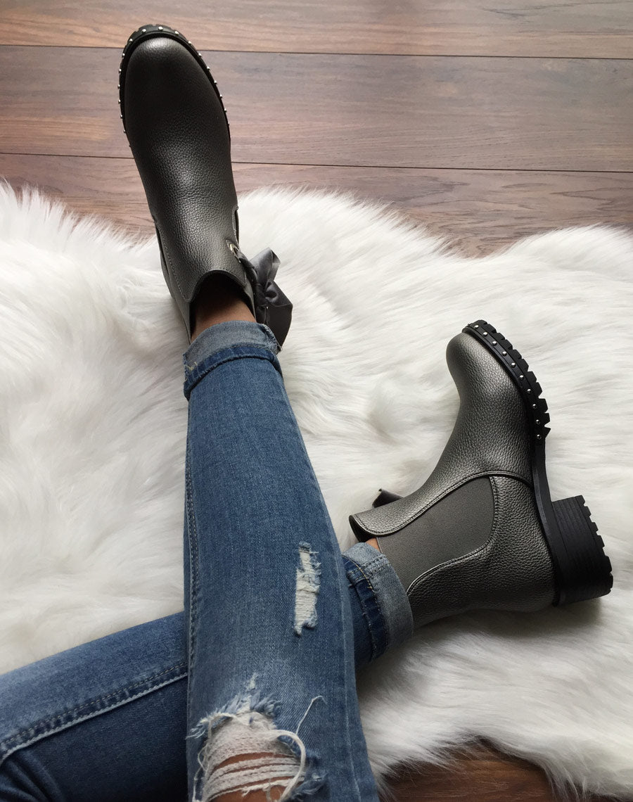Bottines argentées à noeud