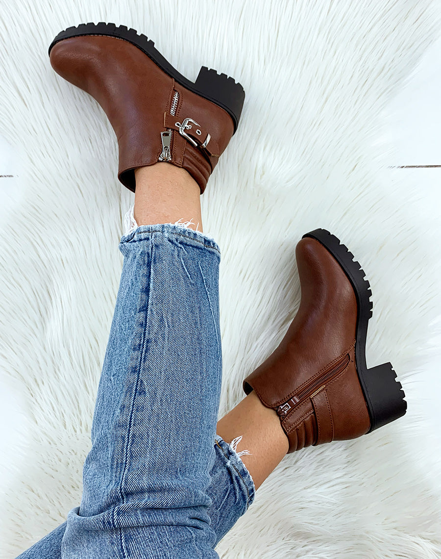 Bottines basses à anse camel