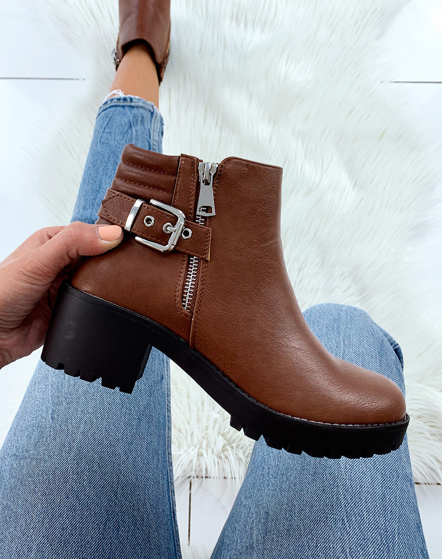 Bottines basses à anse camel