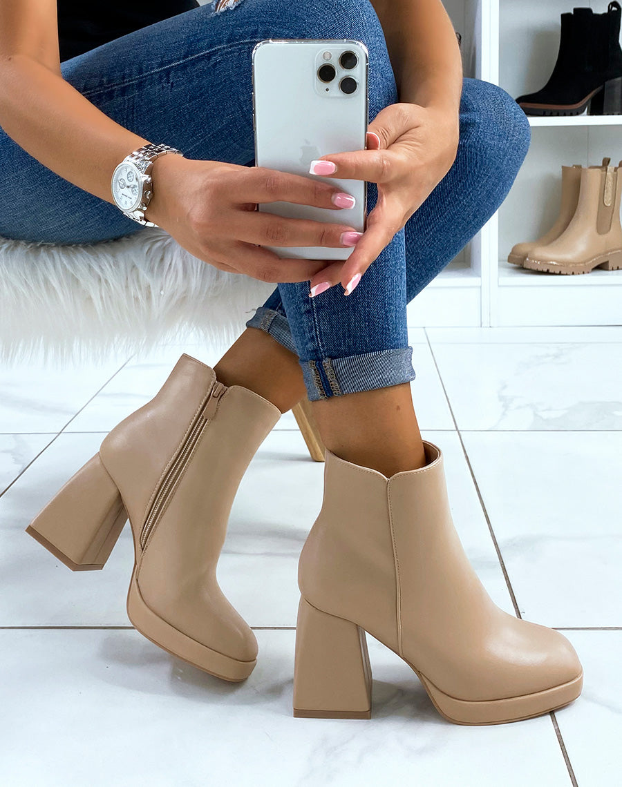 Bottines basses beiges à talon épais carré
