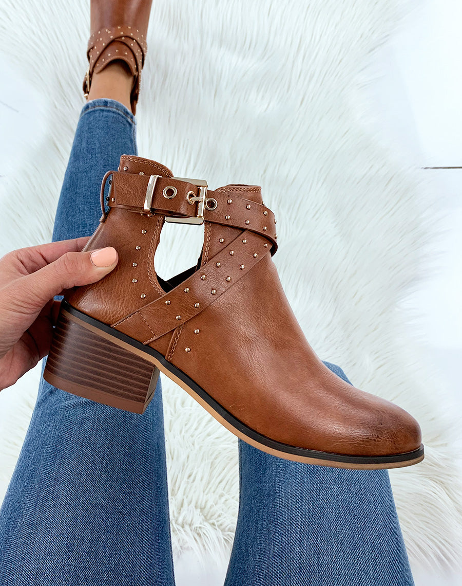Bottines basses camel ouvertes