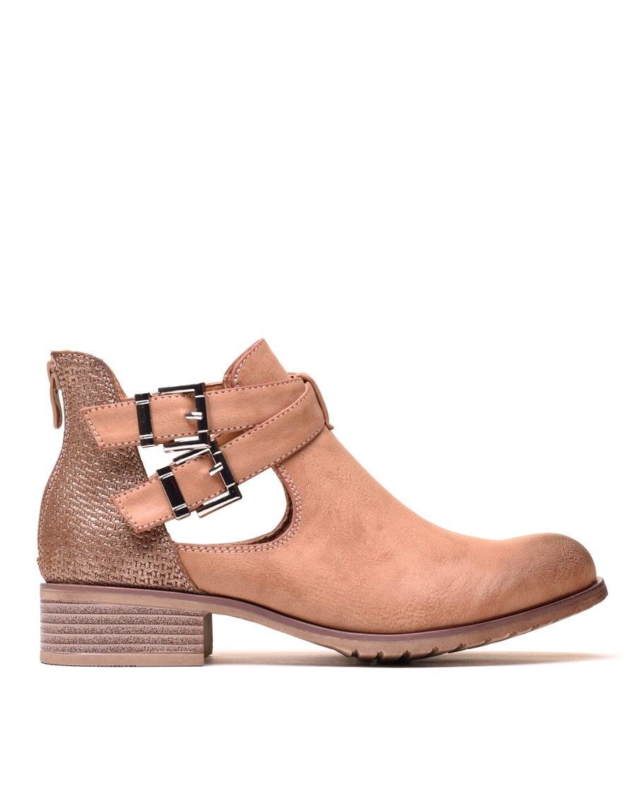 Bottines basses camelles ajourées avec lanières