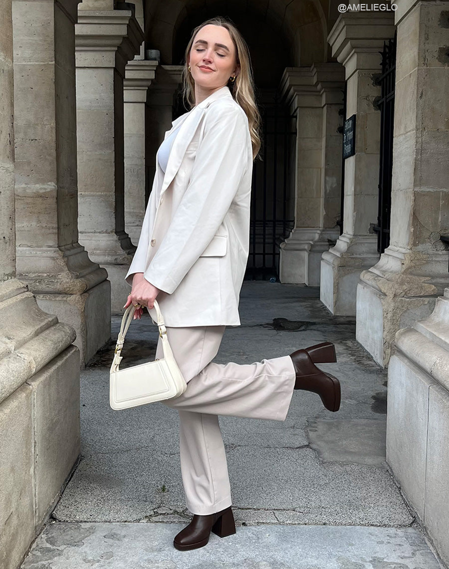 Bottines basses chocolat à talon épais carré