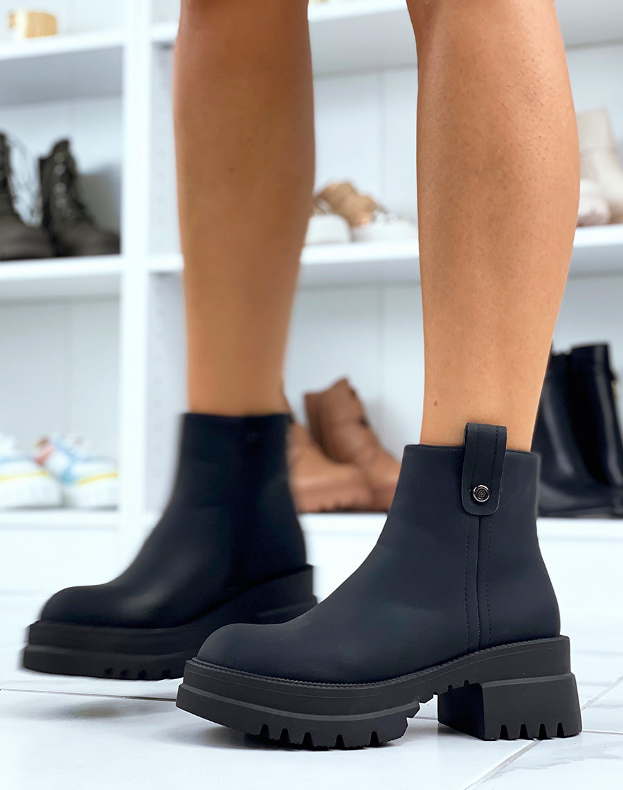 Bottines basses et lisses noires à talon épais