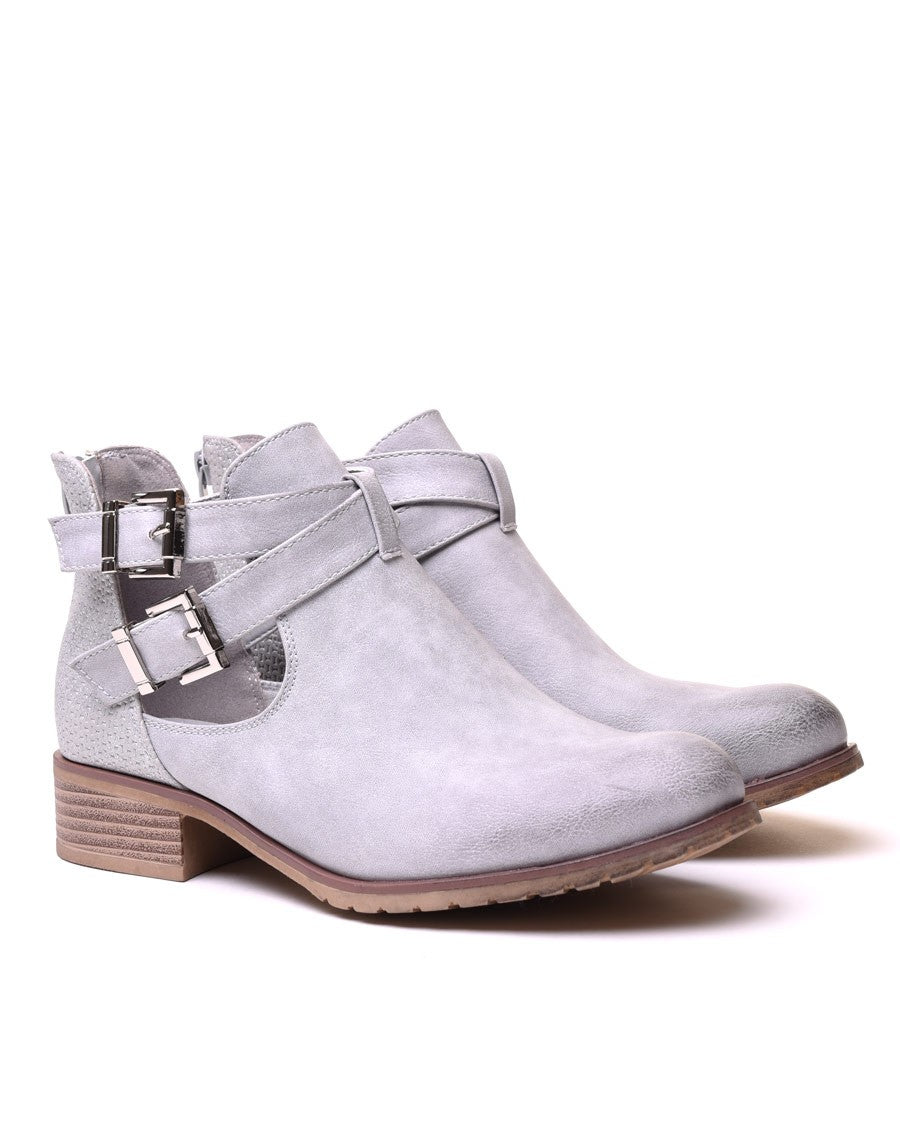 Bottines basses gris clair ajourées avec lanières