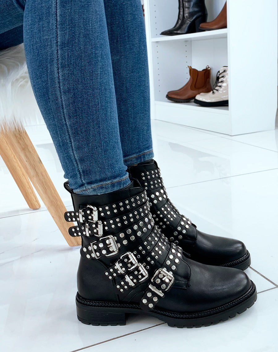 Bottines basses noires cloutées