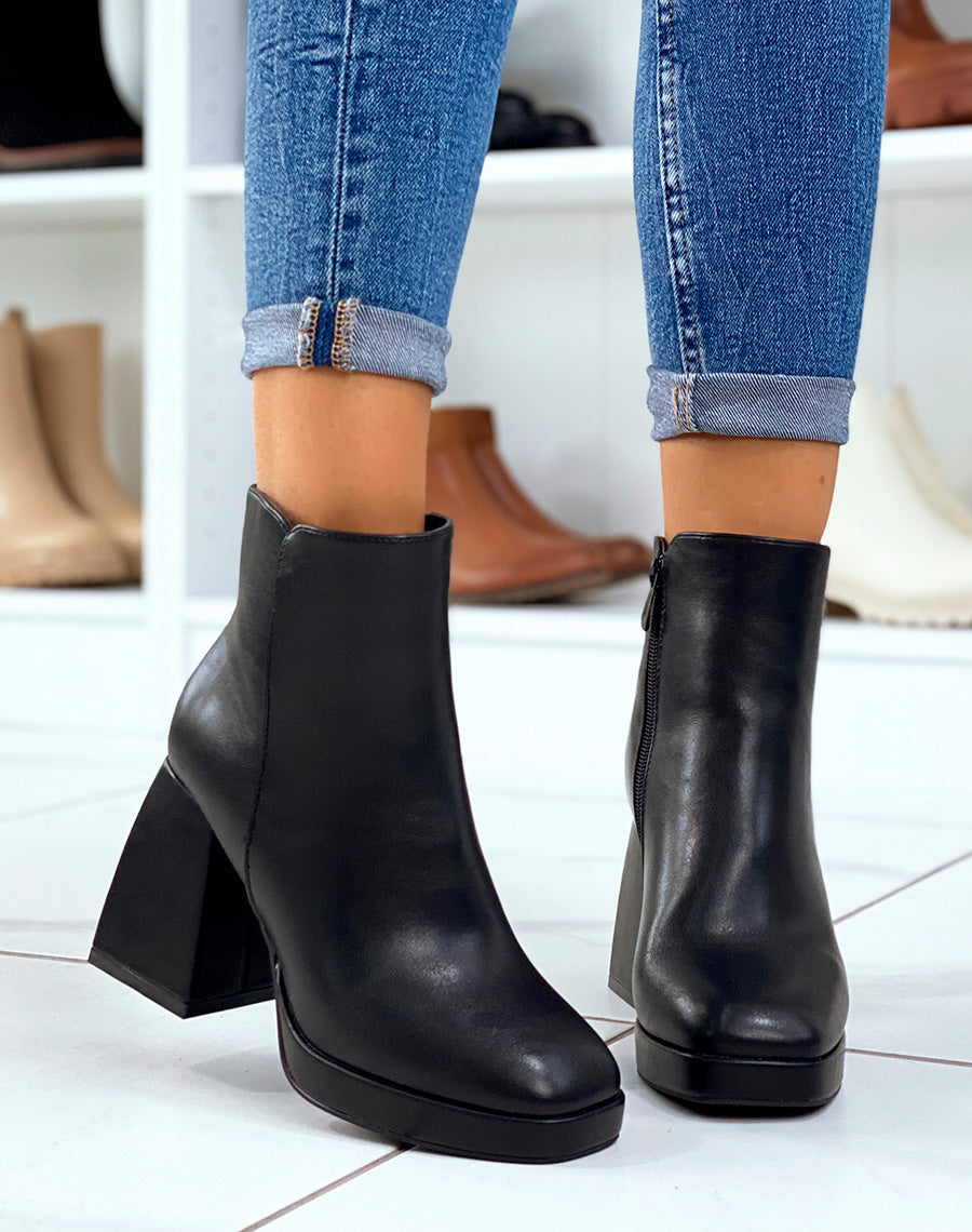 Bottines basses noires à talon épais carré