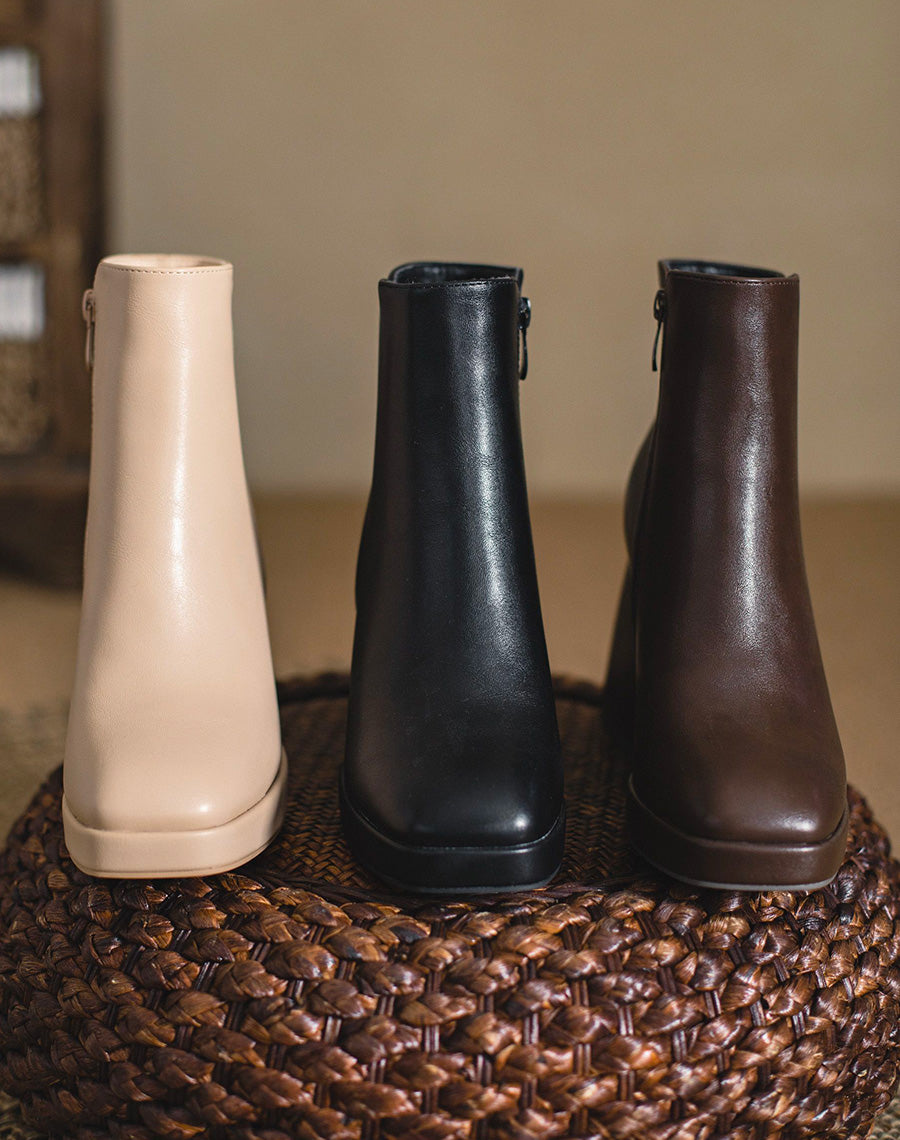 Bottines basses noires à talon épais carré