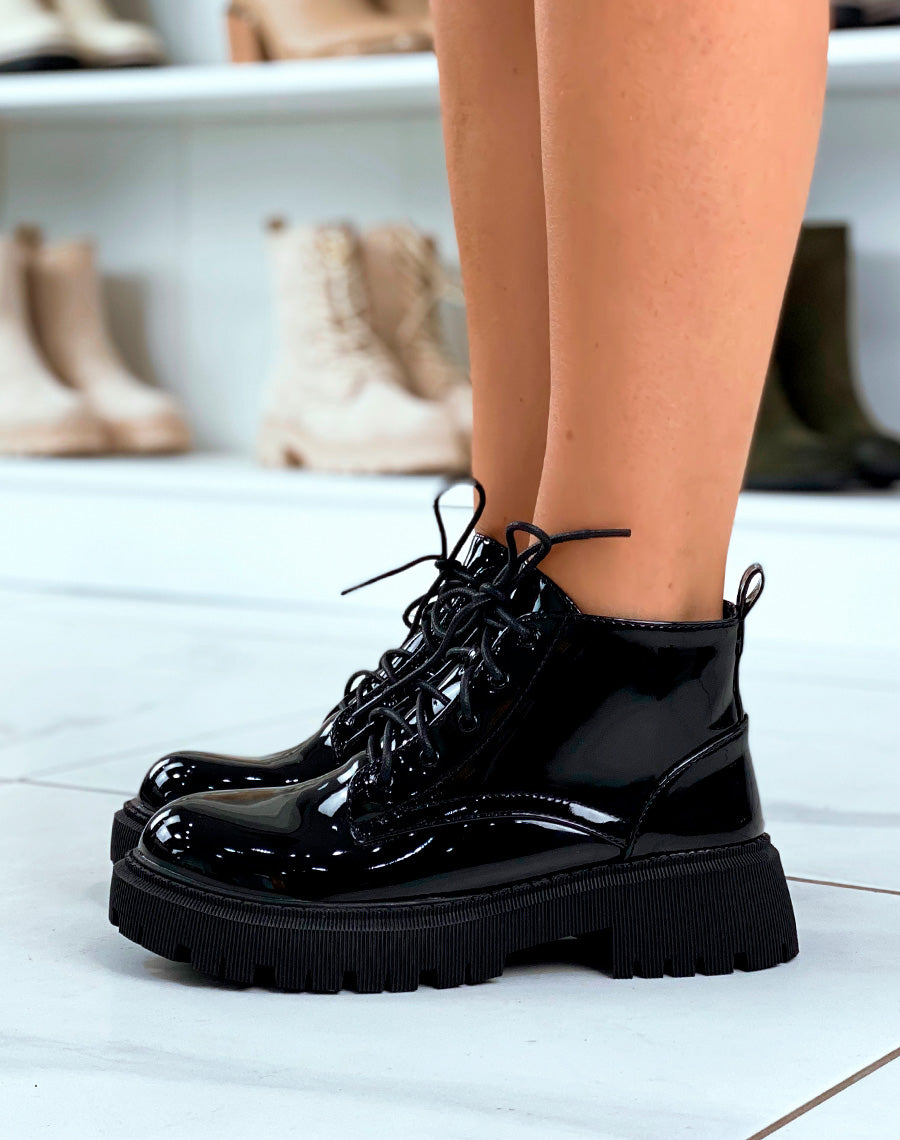 BOTTINES BASSES NOIRES VERNIES ? LACETS POUR FEMME