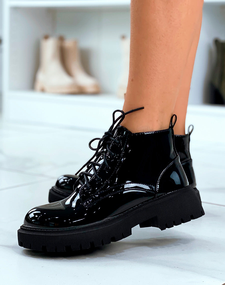 BOTTINES BASSES NOIRES VERNIES ? LACETS POUR FEMME