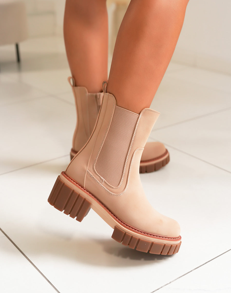 Bottines beige foncé à semelle marron et liseré camel